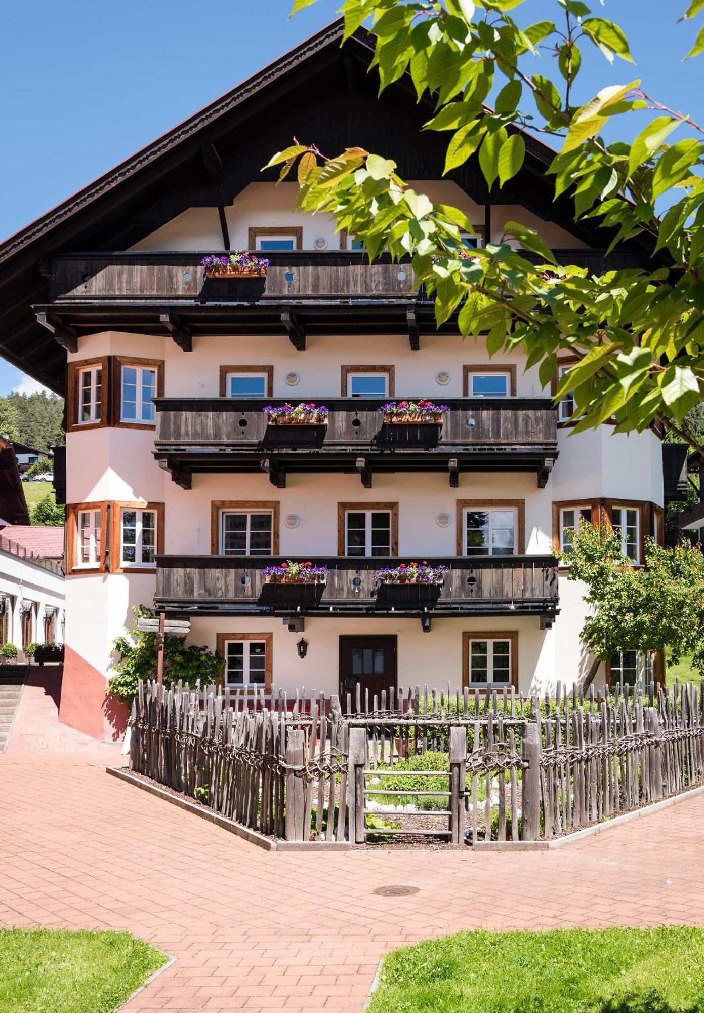 Inntaler Hof Зеефельд в Тироле Экстерьер фото